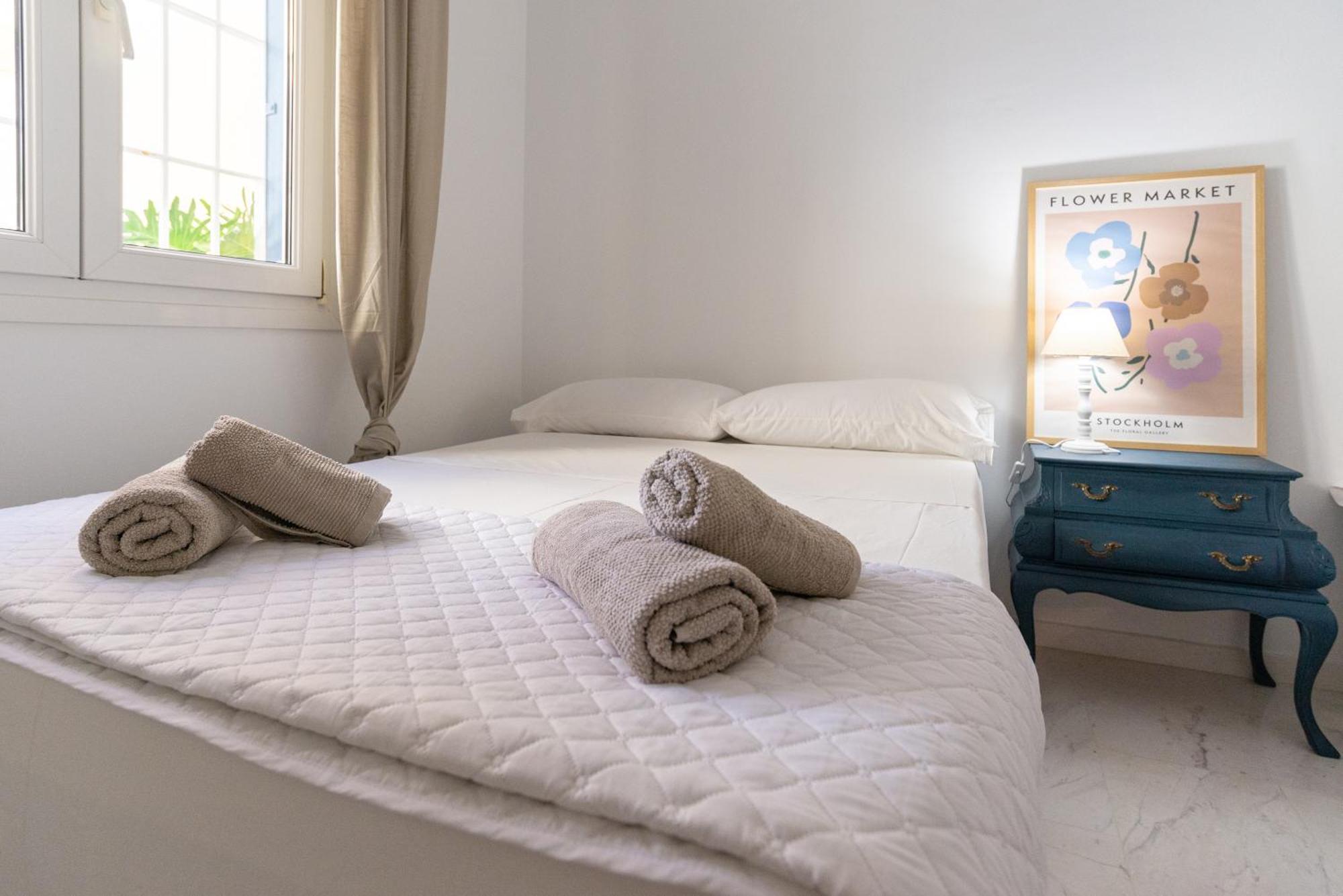 Villa Valentina - Renovated On Los Alamos Beach 토레몰리노스 외부 사진