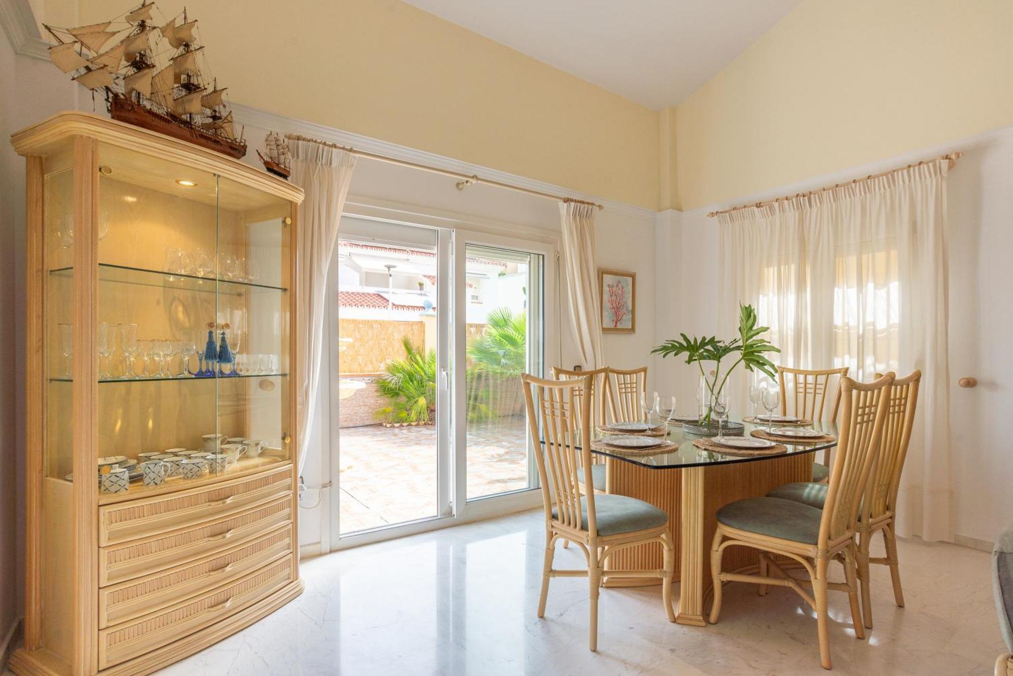 Villa Valentina - Renovated On Los Alamos Beach 토레몰리노스 외부 사진