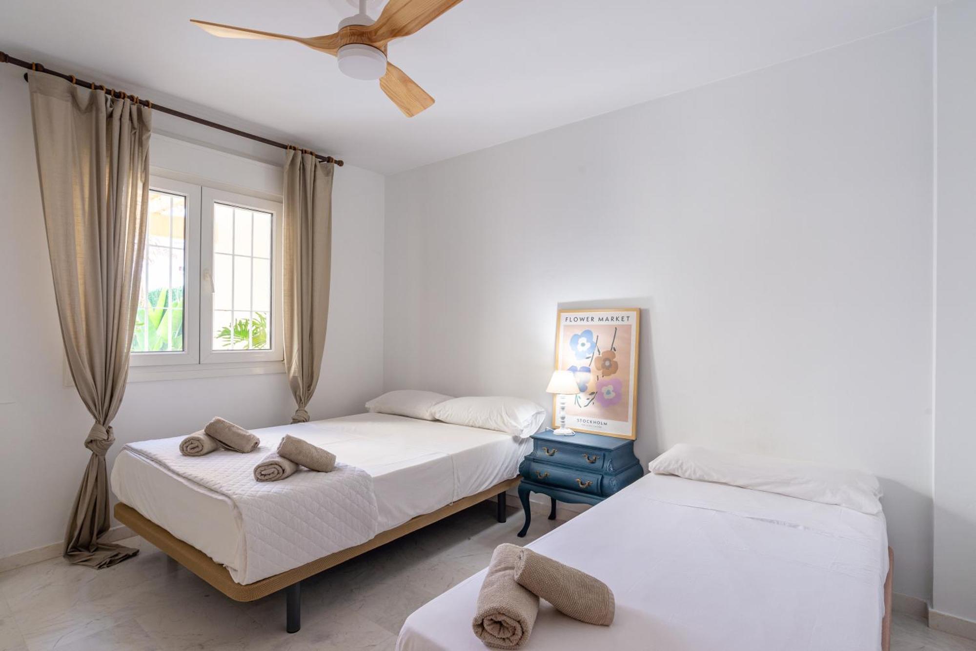 Villa Valentina - Renovated On Los Alamos Beach 토레몰리노스 외부 사진