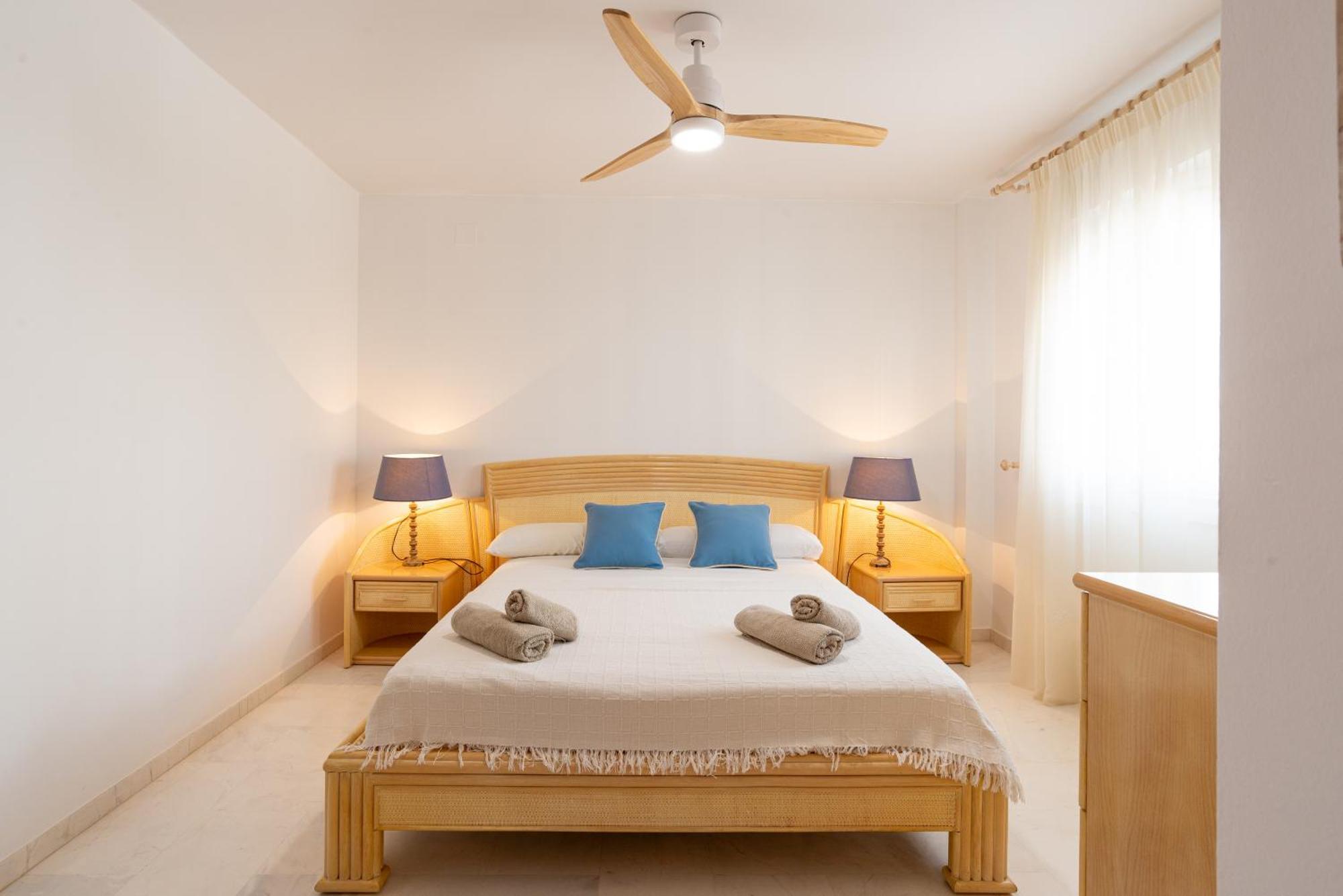 Villa Valentina - Renovated On Los Alamos Beach 토레몰리노스 외부 사진