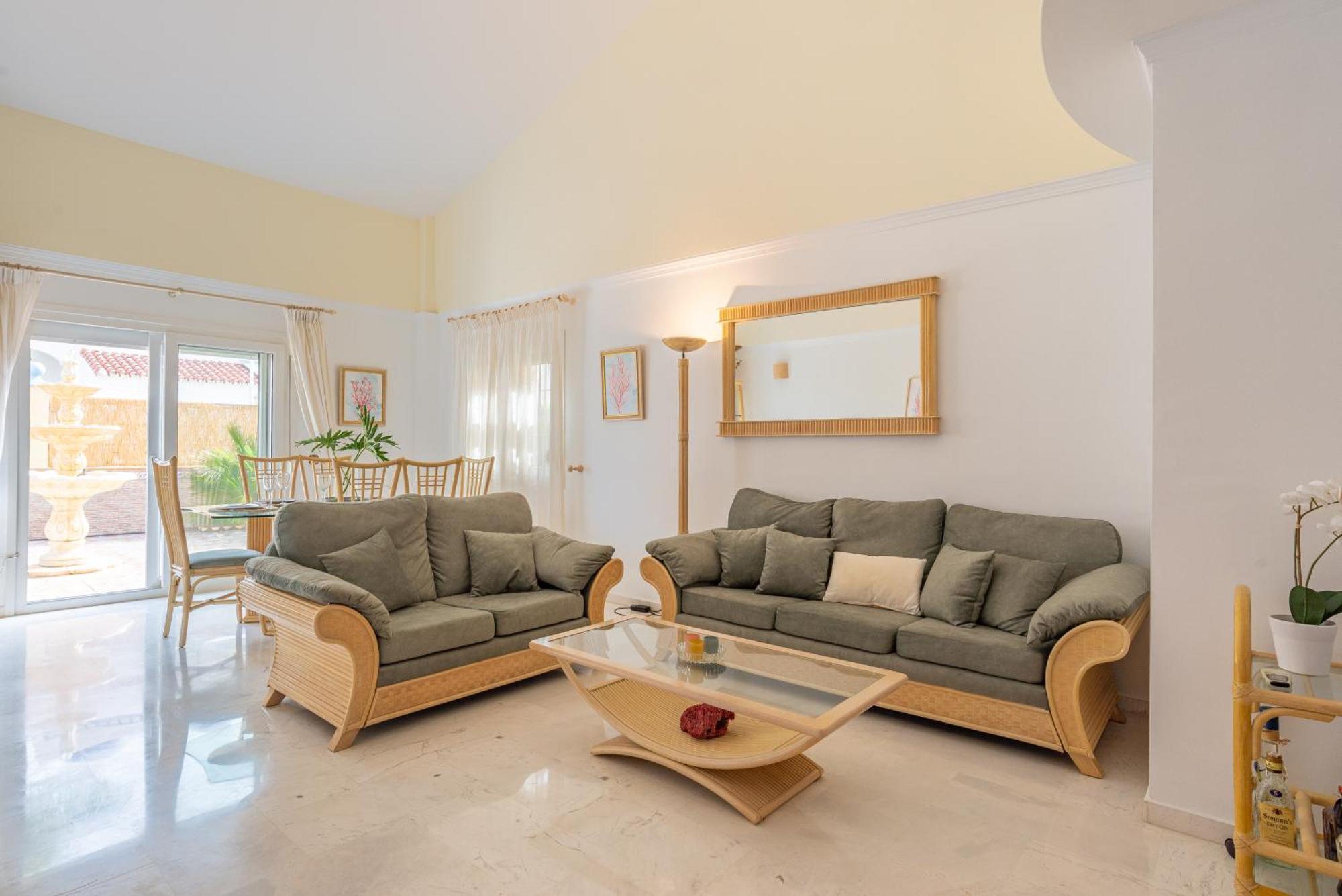 Villa Valentina - Renovated On Los Alamos Beach 토레몰리노스 외부 사진