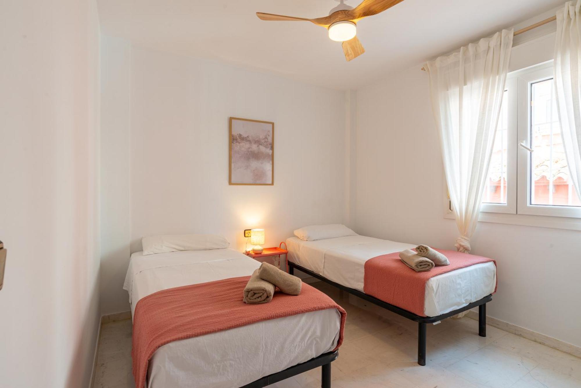 Villa Valentina - Renovated On Los Alamos Beach 토레몰리노스 외부 사진